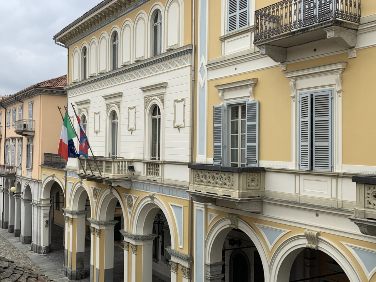Sì al voto ai 16enni, no agli extracomunitari