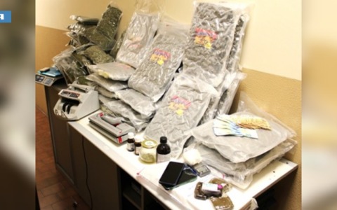 Spaccio di marijuana e pistola con pellicola abrasa: arrestata una persona