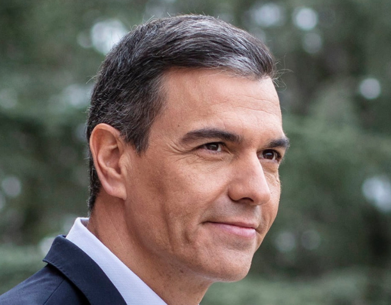 Stop al cambio dell’ora, Sánchez rilancia la sfida all’Ue: “Dal 2026 basta”