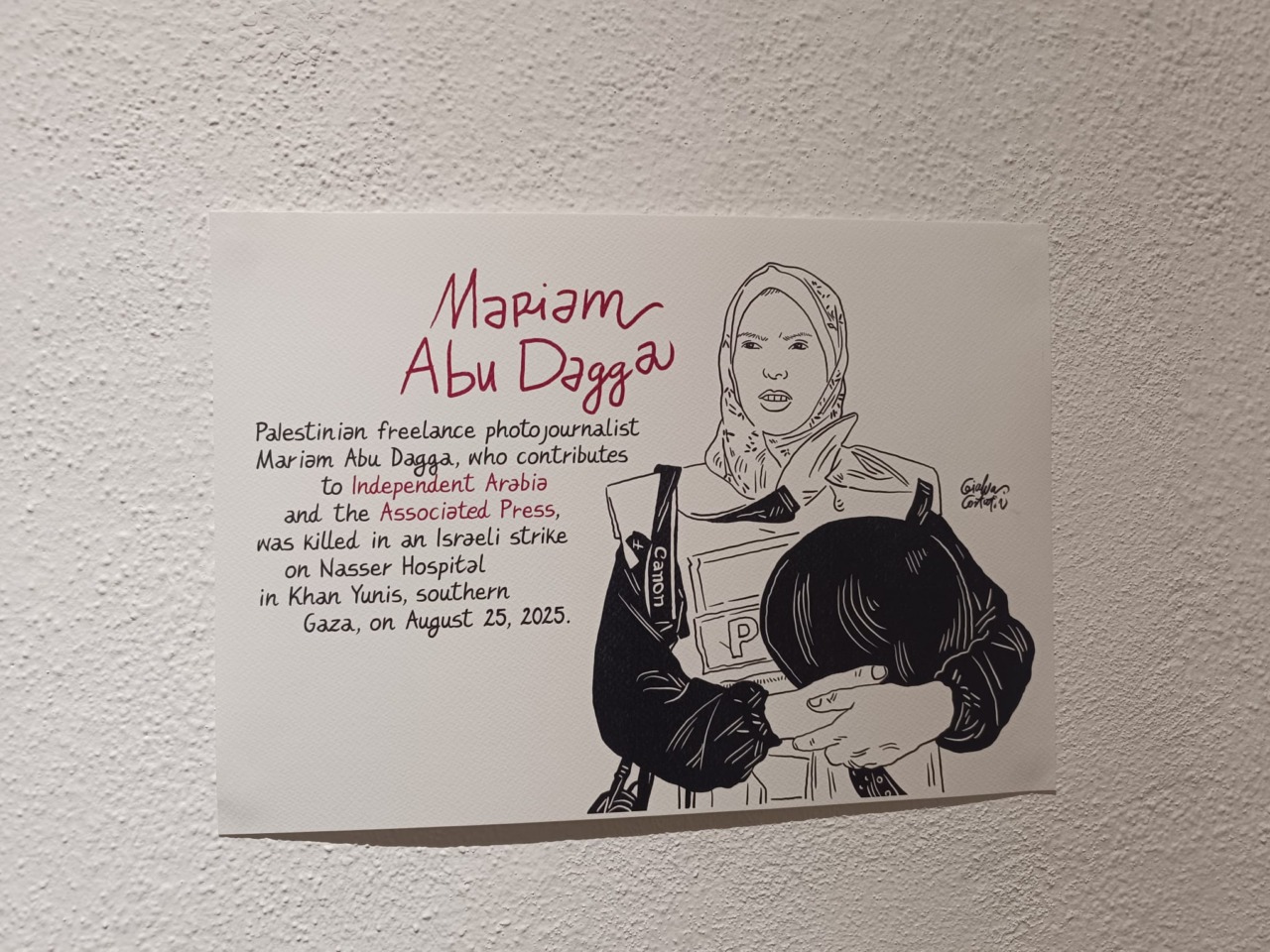 «Ti lascio un solo incarico amore mio…» Esposta nella Pigna l’ultima lettera al figlio di una giornalista morta a Gaza