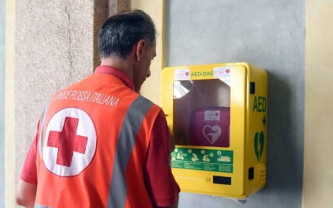 Un successo la raccolta fondi per il defibrillatore di San Romolo dopo il furto dei mesi scorsi. Mancano meno di 250 euro