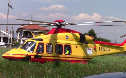 Uomo di 32 anni accoltellato: si trova in gravi condizioni