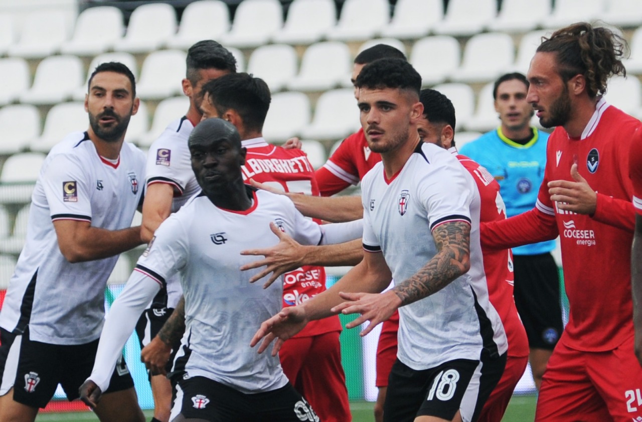 Zenti para tutto e per la Pro Vercelli arriva il primo pari: con la Giana Erminio è 0-0