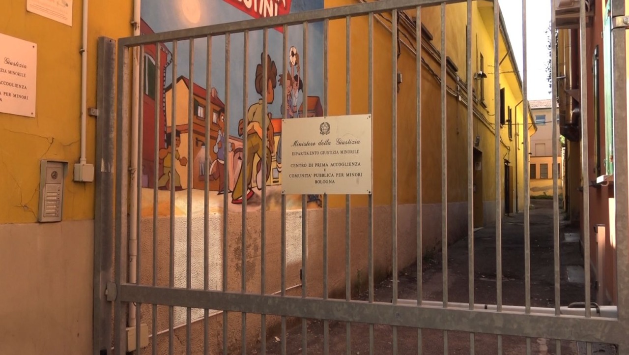 Due detenuti minorenni sono evasi dal carcere del Pratello