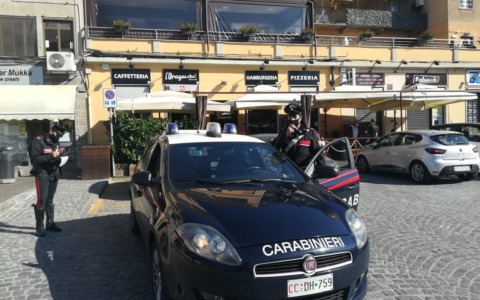 15enne torinese torturato e segregato per ore da una mini gang di coetanei