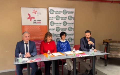 “LOVEmber: 25 locali pubblici sostengono i centri antiviolenza “Chiama Chiama”
