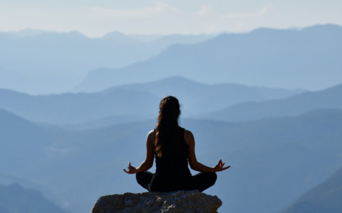 Ad Alzano si medita tutti insieme… in bergamasco: quando il patrimonio culturale si intreccia con il mondo olistico