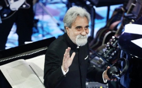 Addio a Peppe Vessicchio: iconico direttore d’orchestra del Festival di Sanremo