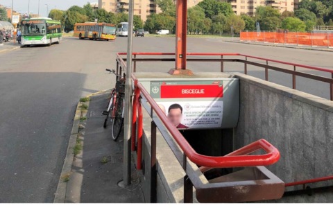 Aggredirono un uomo a bordo di un autobus di linea M1 per rubargli il monopattino: tre giovani arrestati