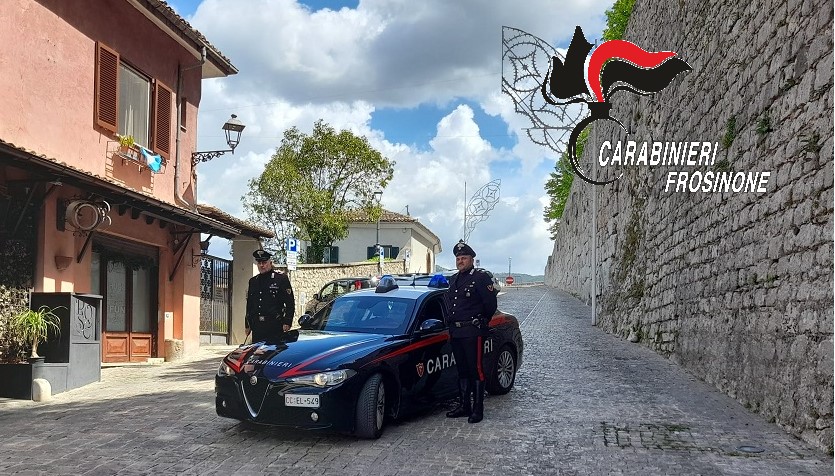 Aggredisce la madre con un martello, arrestato dai carabinieri un uomo di 38 anni
