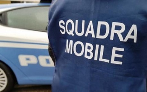 Agguato in via Quinto Pedio, ferito giovane pregiudicato. Indaga la Squadra Mobile