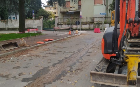 Aiuole e panchine: si amplia l’isola verde di piazza Vittorio Veneto