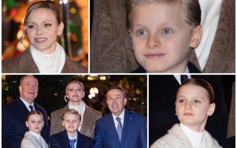 Alberto II e Charlene (con il principe ereditario Jacques e la principessa Gabriella) all’accensione della Place du Casinò