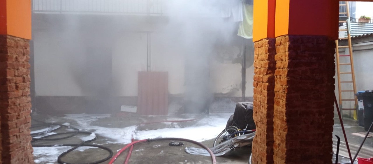 Alessandria, incendio in uno scantinato dentro un palazzo di via Plana