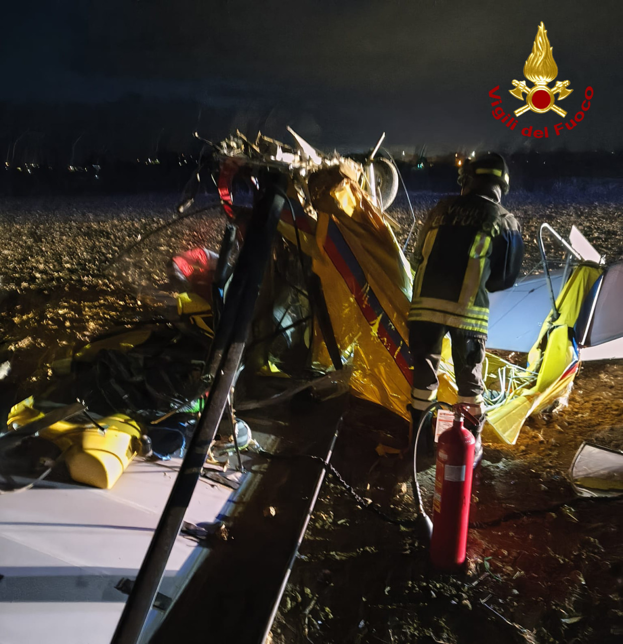 Atterraggio fuori pista, ferito pilota di un’ultraleggero