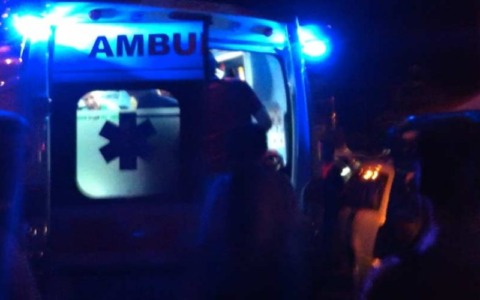 Auto vola per 20 metri nella scarpata sulla Pedemontana a Castellamonte: conducente miracolato