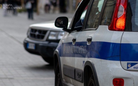 Bambino investito a Tor Bella Monaca, rianimato da un vigile urbano