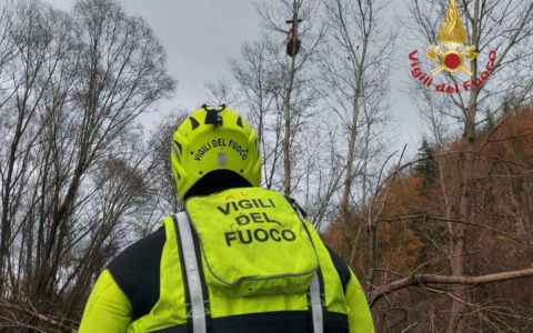 Bloccati nel torrente per innalzamento acque, recuperati 2 ragazzi