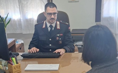 Botte, minacce e percosse alla ex compagna: arrestato