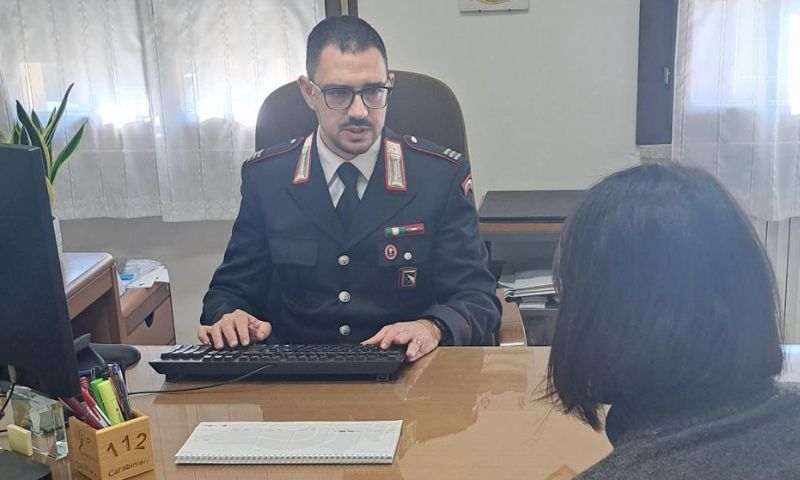 Botte, minacce e percosse alla ex compagna: arrestato