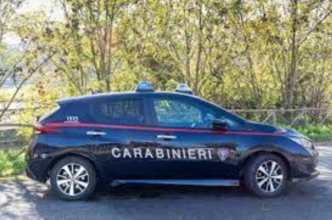 Carabinieri a pranzo scoprono uno spacciatore in trattoria e lo arrestano
