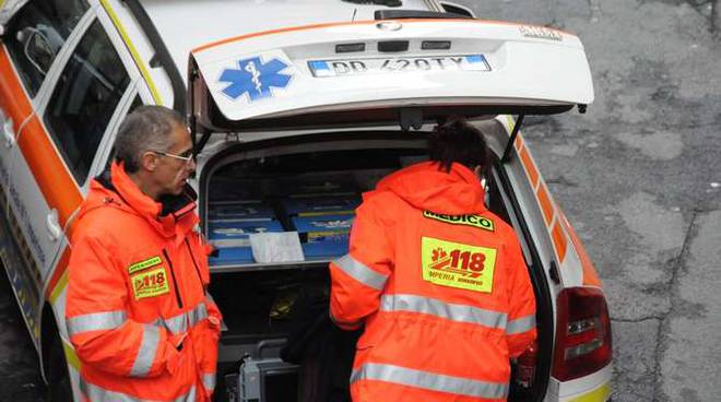 Carabinieri e 118 intervengono per il decesso di una donna a Ventimiglia