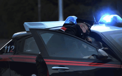 Cascina, assalto al bancomat, tre boati nella notte