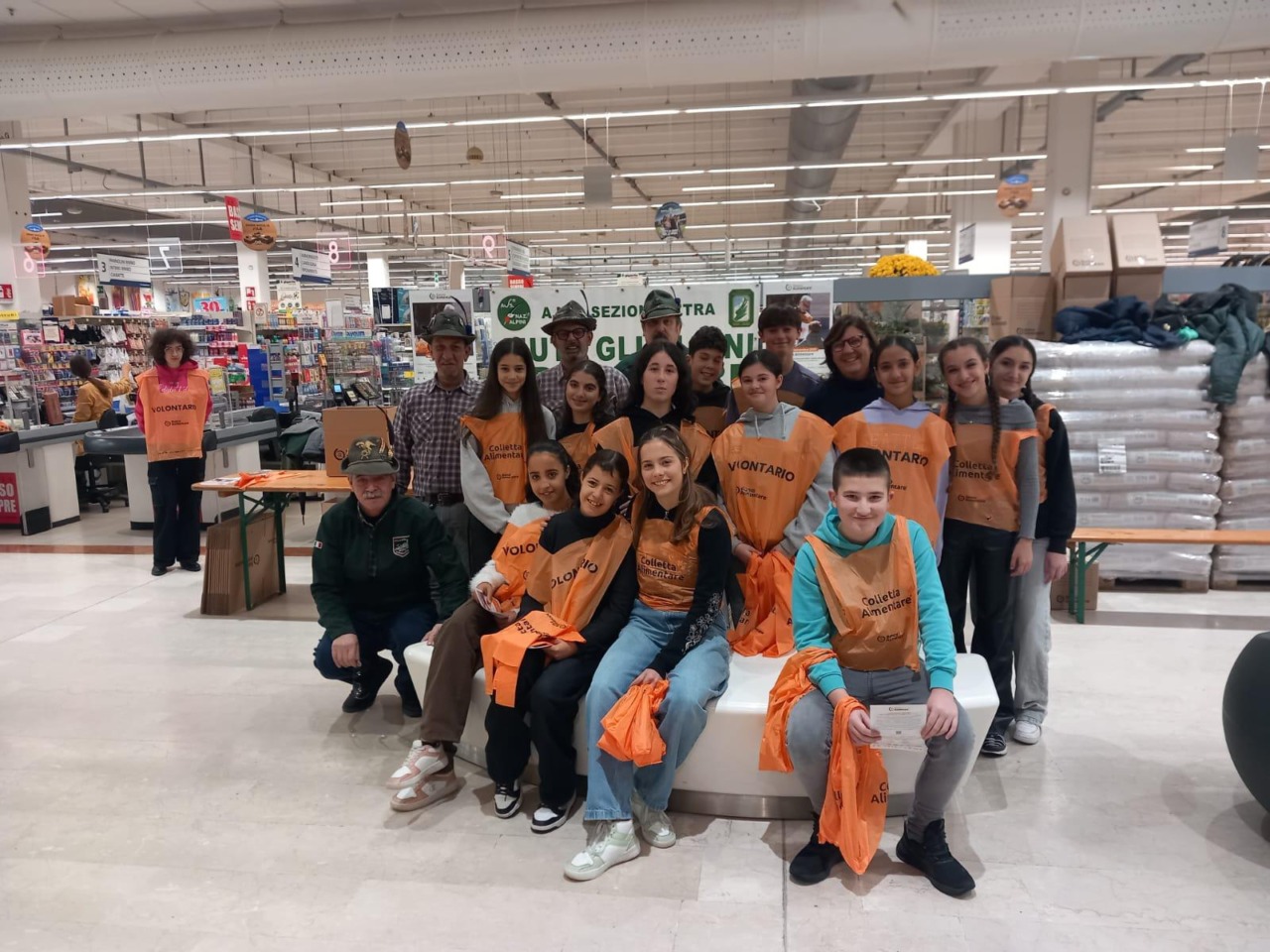 Colletta alimentare nell’Aronese: raccolte 25 tonnellate di cibo per i bisognosi