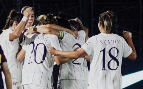 Cresce l’attesa per il big match Como Women-Roma: arbitrerà Frasynyak