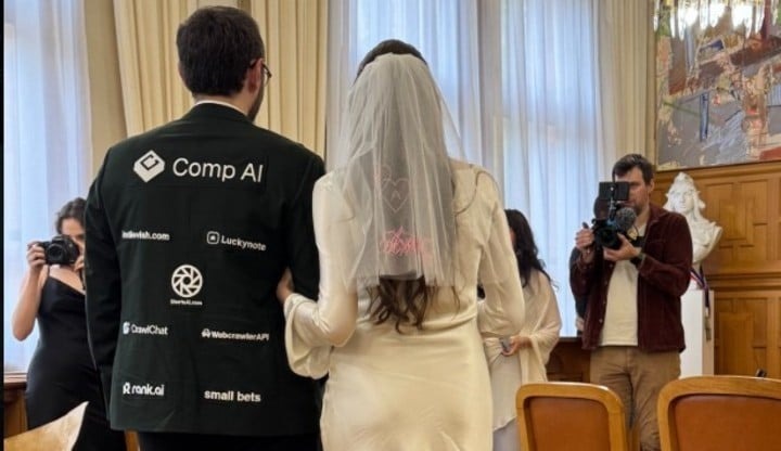 Dagobert Renouf: il francese che ha pagato il matrimonio vendendo spazi pubblicitari sulla giacca