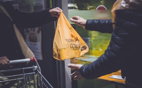 Dalla Valtellina alla Valchiavenna: la solidarietà fa tappa in 99 supermercati della provincia di Sondrio
