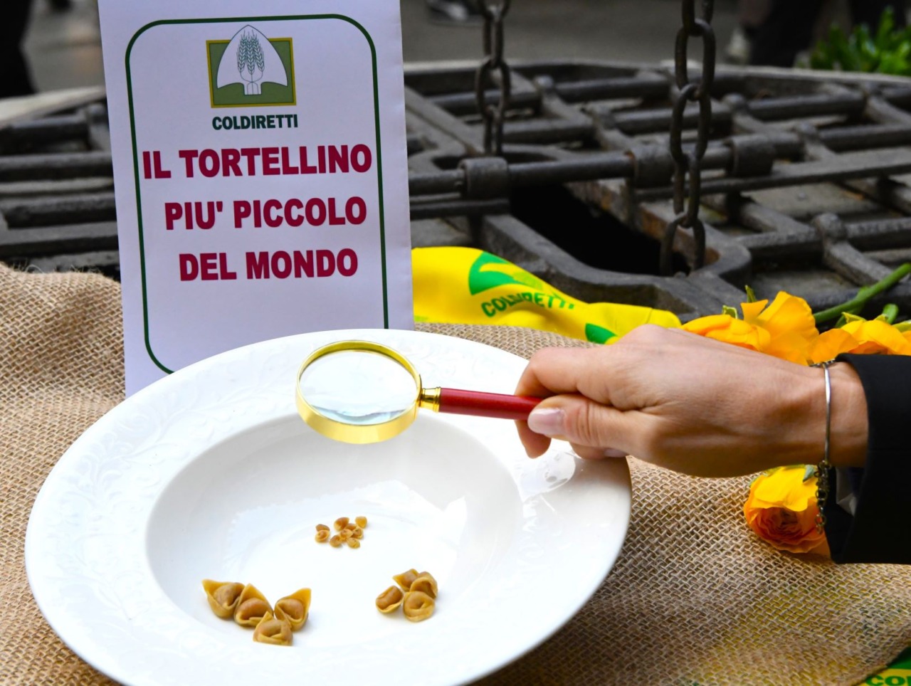 Ecco il tortellino più piccolo del mondo