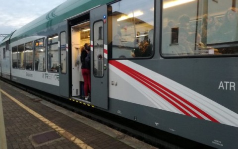 Ennesimo lunedì nero per i pendolari lecchesi e valtellinesi: guasto tra Tirano e Colico, treni nel caos