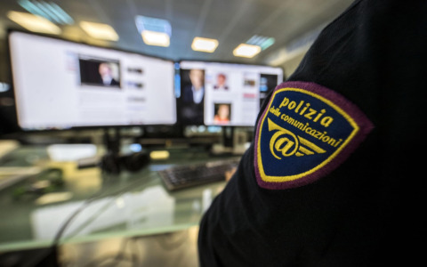 Entrano nel registro elettronico della prof e cambiano i voti: denunciati due studenti delle scuole medie