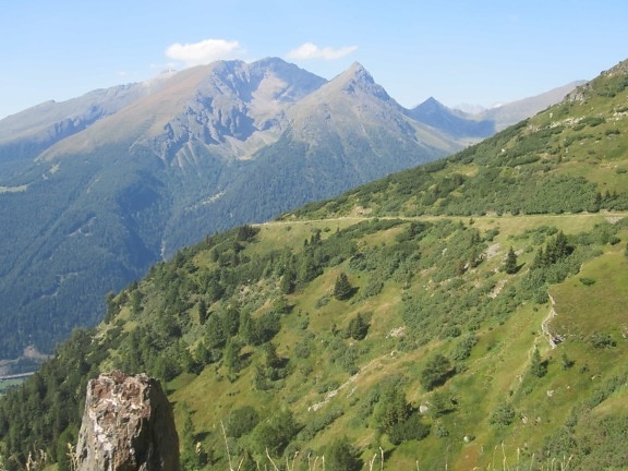 Escursionista scivola lungo il sentiero, la madre allerta i soccorsi