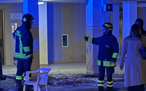 Bomba esplode in viale Kennedy, i momenti di panico dei residenti. LE INTERVISTE