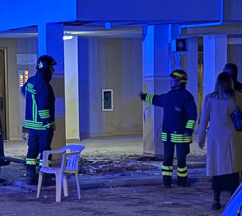 Bomba esplode in viale Kennedy, i momenti di panico dei residenti. LE INTERVISTE