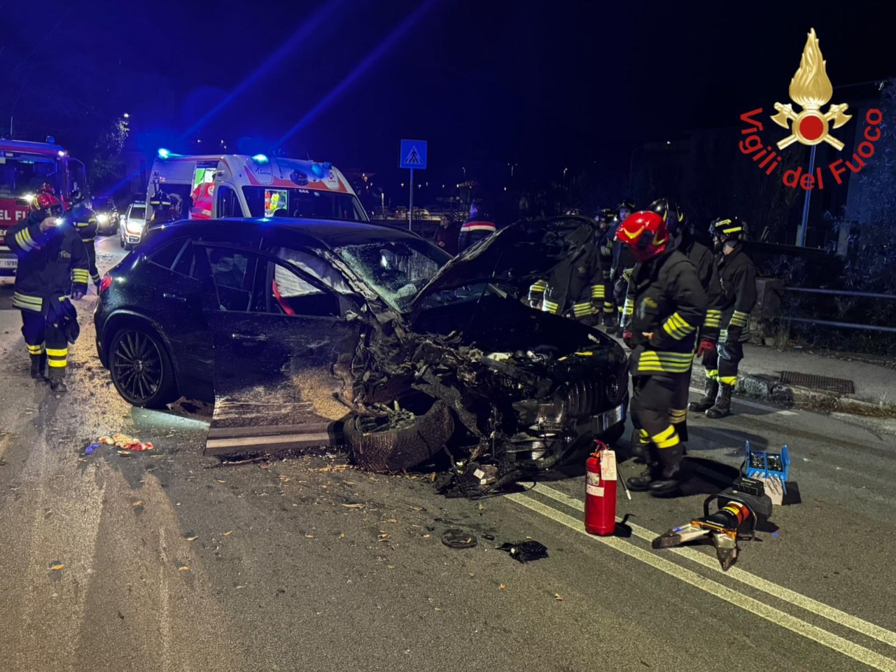 Ferita gravemente una donna in un incidente stradale