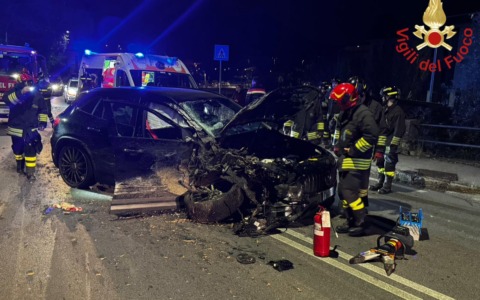 Ferita gravemente una donna in un incidente stradale