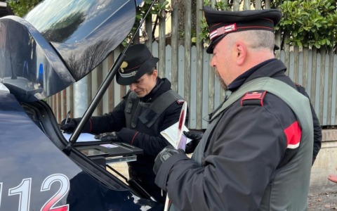 Fermato nel parcheggio del supermercato con droga