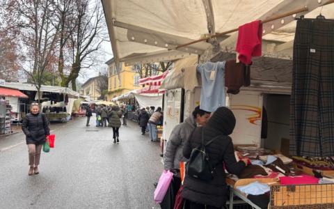 Festa del Commercio e mostra, niente mercato. Ambulanti in protesta: «Decisione scellerata…»