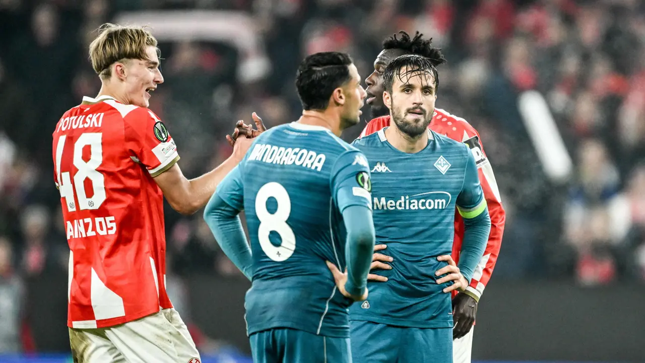 Fiorentina sconfitta anche in Conference: la crisi continua