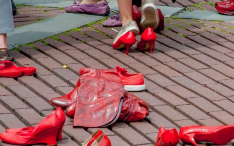 Flash Mob di Padel contro la Violenza sulle Donne: Iniziativa AiCS “Parete di Genere”