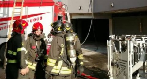 Food truck in fiamme in piazza Verdi, indagini in corso