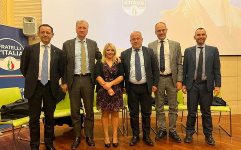 Fratelli d’Italia riunisce i vertici del partito: “Unità, visione e radicamento per il futuro della città”