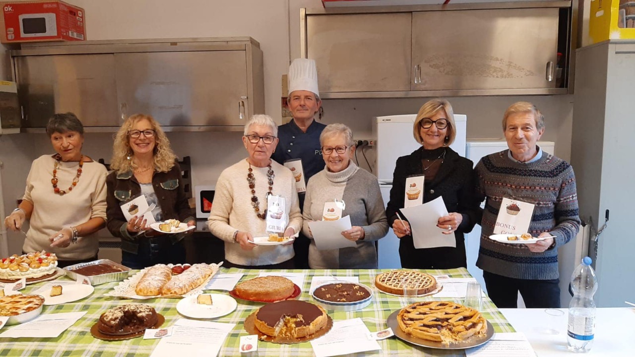 Gara delle torte al Centro Incontro di Arona