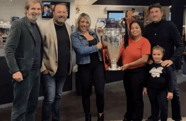 Giovanni e Filippo Galli festeggiano il Milan Club Terracina rossonera