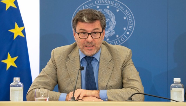 Golden power, Bruxelles apre una procedura di infrazione contro l’Italia. Giorgetti: “Faremo chiarezza”