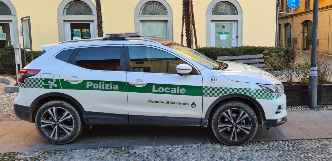 Guida con la patente revocata da dieci anni: denunciato un 49enne