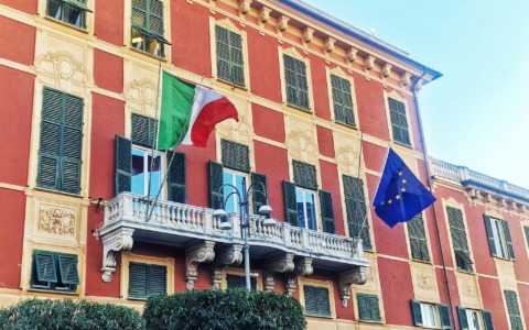 Il consiglio comunale di Lavagna ha votato l’incompatibilità di Lapetina e Piazze